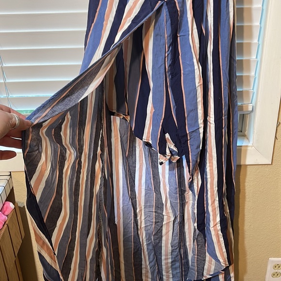 stripped romper with a “cape” - Picture 2 of 4